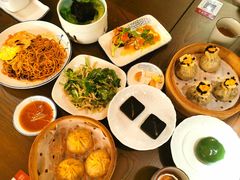 芝麻流心奶黄姑嫂饼-佬泰丰斋· 乌镇茶食餐厅