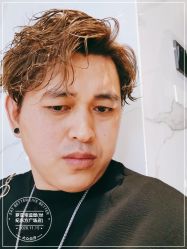 -罗亚帝造型·烫发染发