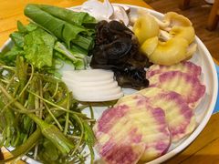 -民食香·腊排骨野生菌美食(木府店)