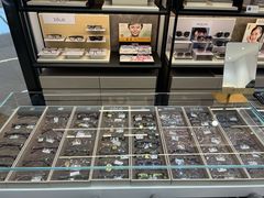 -博士眼镜集团石人工眼镜(虹口万泰店)
