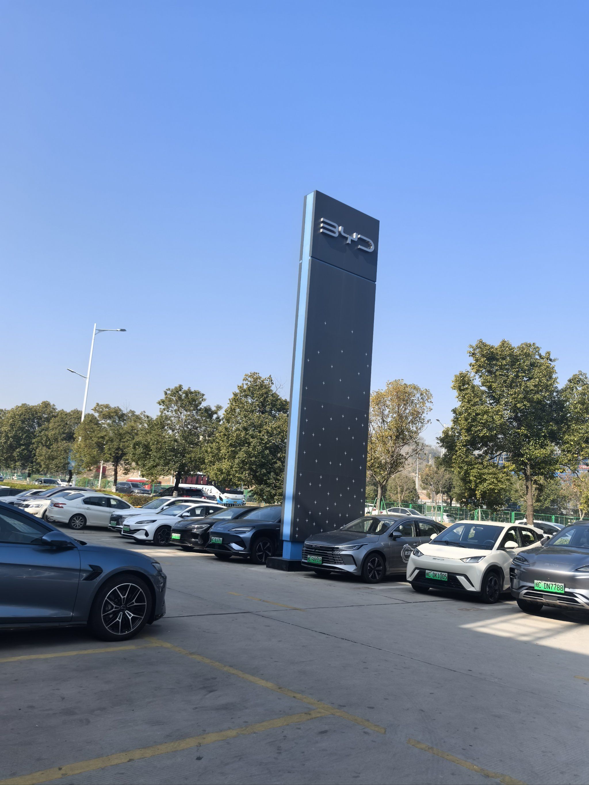 来比亚迪4s店看车买车,体验简直超乎想象