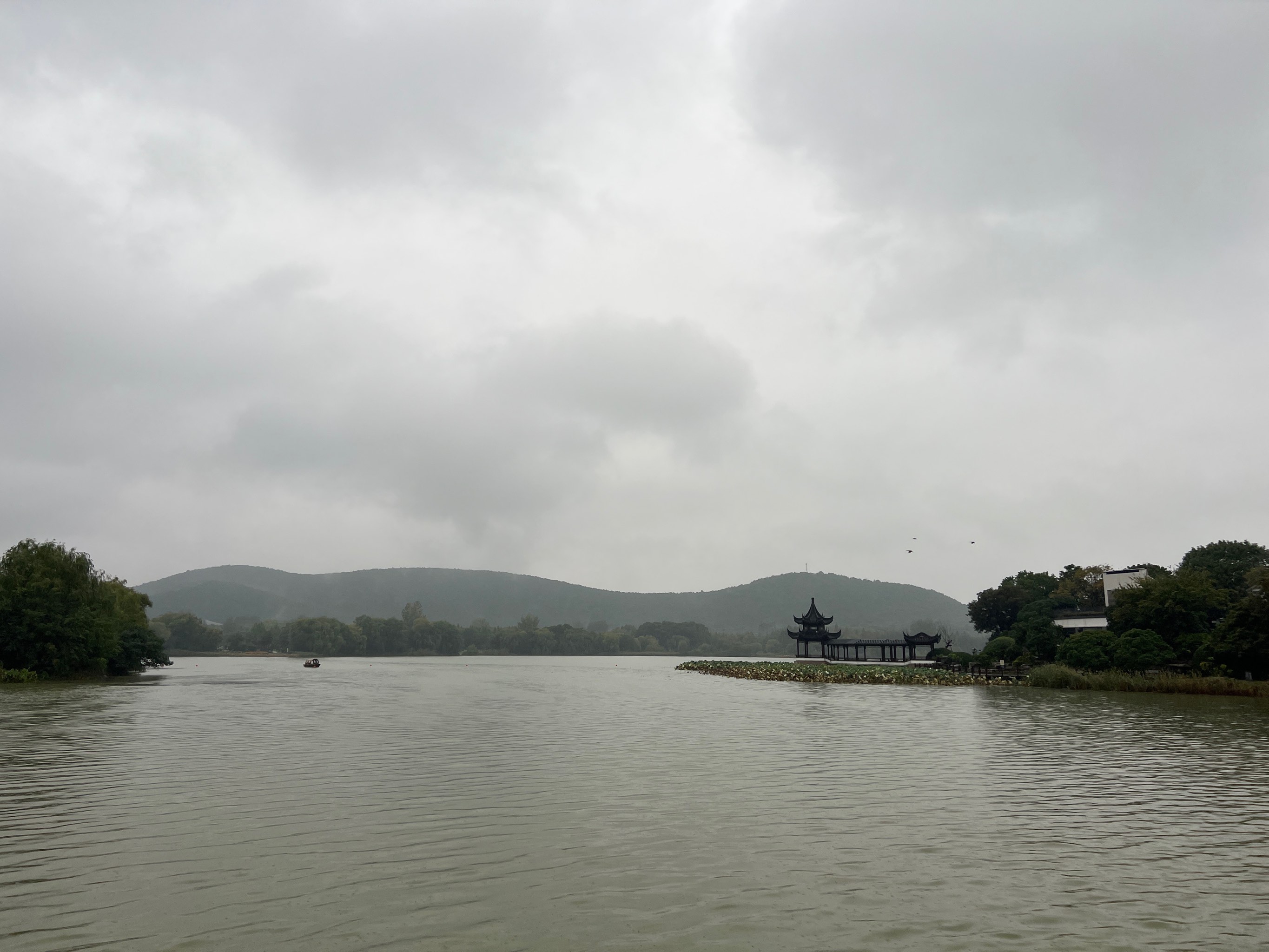 雨晴龙湖图片