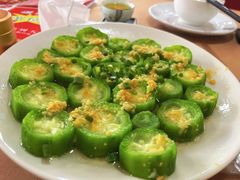 蒜蓉蒸丝瓜-吉莲利苑海鲜酒家(珠海拱北29年老字号店)