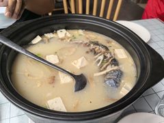 -土砂锅生态山庄·非遗砂锅雅鱼