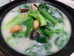 煲淋春菜-原味田园·客家菜·土窑鸡(中航城君尚购物中心店)