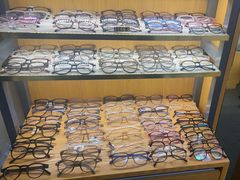 -优医视平价眼镜蔡司依视路折扣工厂店(十里堡店)