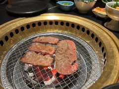 -山川小町·极番烧肉(新地假日广场店)