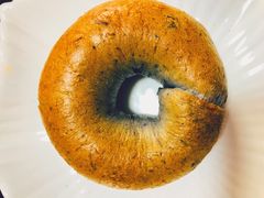 星空蝶豆花烤地瓜贝果面包-啊噗吐呦现场烘焙(麦凯乐店)