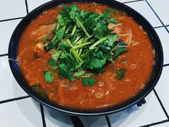 招牌炸酱酸辣米线-肥汁米蘭香港米线(长宁来福士店)