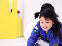 -菠萝格斗巴西柔术训练馆