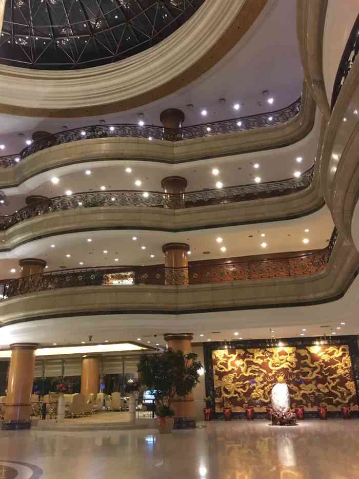 鞍山五环大酒店-"真的就如其他顾客的点评一样,房内的装修和.