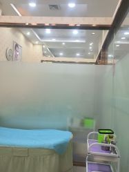 -苗医生专业祛痘·皮肤管理