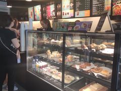 面包甜点陈列柜-星巴克(南京新百店)
