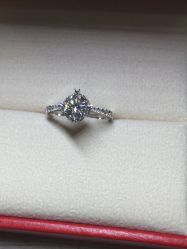 -威德钻石-克拉钻大本营(南京东路店)