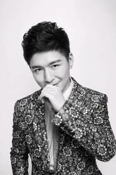 -巴黎婚纱摄影工作室