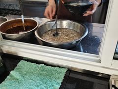 -鸿浩扒猪脚米线