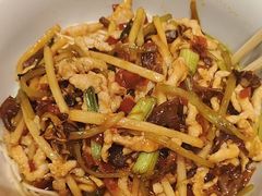 鱼香肉丝拌面-王繁星面馆(西安熙地港店)