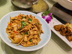 -刘胖子家常菜·蹄花焖藕(中央花园店)