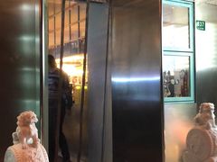 门面-白仁仔· 活烤海鲜 宵夜(豫园店)
