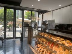 面包甜点陈列柜-PETIT PARIS 小巴黎(花园道店)