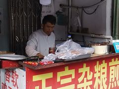 -正宗杂粮煎饼香软鸡蛋饼