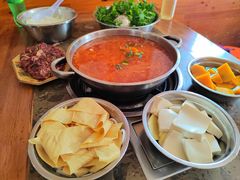 -黄利砖万峰林布依特色酸笋牛肉馆