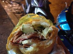 -Bánh Mì Huynh Hoa
