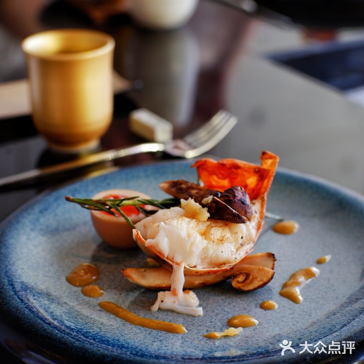 77层の「一目RIN」，一目了然的天际美景与匠心料理，美哉～