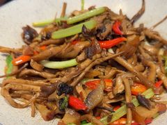 -川流不息·地道川菜·小龙虾(松东路店)