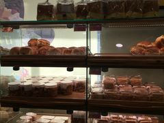 面包甜点陈列柜-新侨三宝乐面包店(崇文门店)