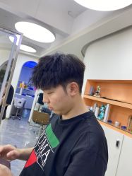 -初心HAlRSALON烫染接发