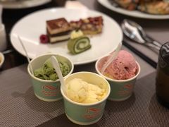 榴莲冰激淋-万荟轩海鲜·粤式点心自助餐厅(蓝海风万怡酒店)