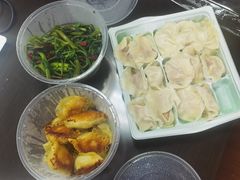 -周家大连水饺(美专校街店)