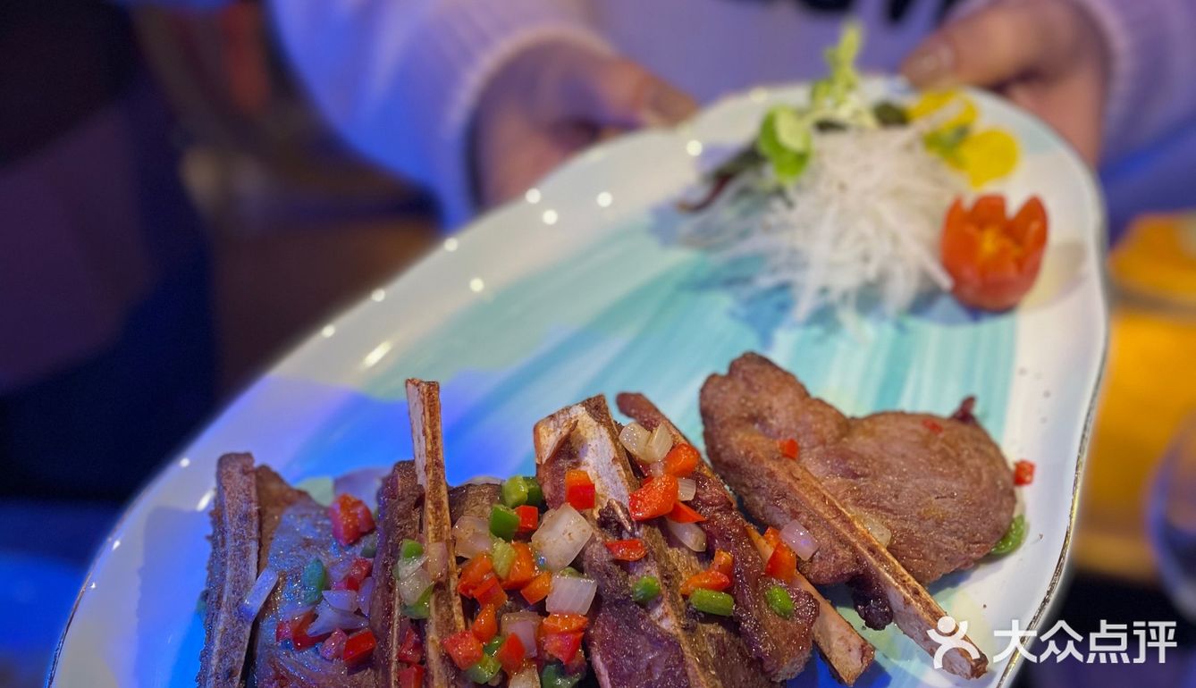 二十几年的好友今天有幸相聚到超级梦幻奢华的华煜云婷宴