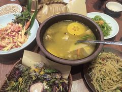 -老滇山寨•云南特色菜•地方菜•民族风情歌舞表演(金碧店)