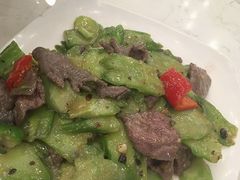 苦瓜炒牛肉-吉源大排档·鱼生·海鲜(烧烤彩印厂店)