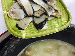 -鲁朗纳麦石锅鸡庄园