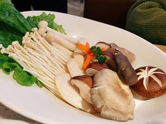 菌菇拼盘-左庭右院鲜牛肉火锅(环球港店)