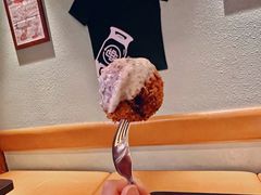 炸手撕猪肉球-瑞食酒馆 La Taverne Suisse