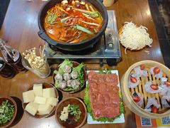-黔有有贵州酸汤夺夺粉火锅(五味十字店)