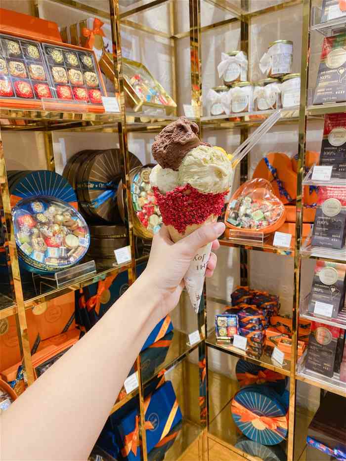 venchi 闻绮(天环广场店)-"在太古汇吃过一次,这次下狠手来了个四球,.