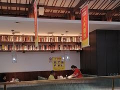 -阿瓦山寨·湘菜现炒·剁椒鱼头王(咸阳总店)