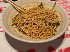 -肥肥虾庄·金牌油焖大虾(汉街SKP店)