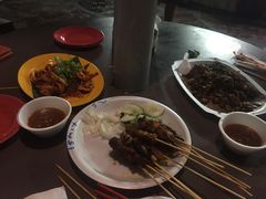 -东海岸人工湖美食村