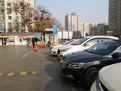 -冠京饭店·停车场