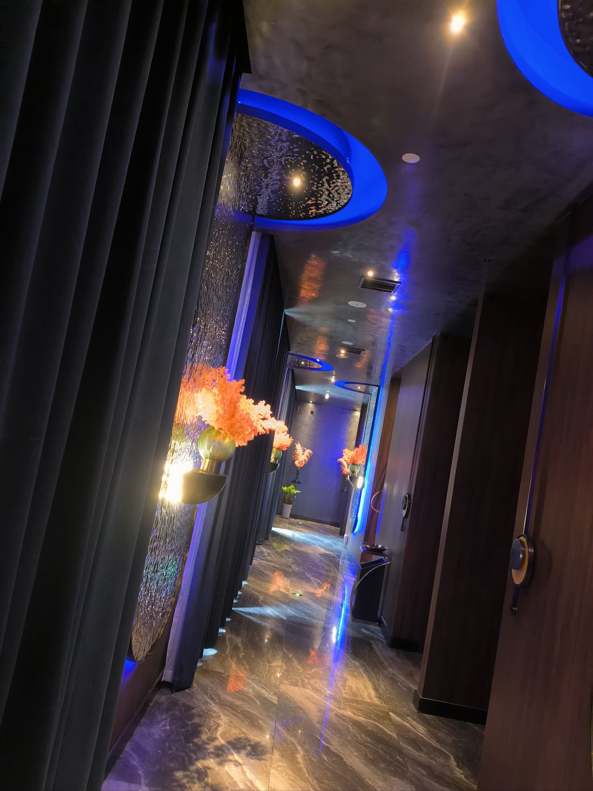 这家足浴店堪称一流!环境优雅舒适,氛围宁