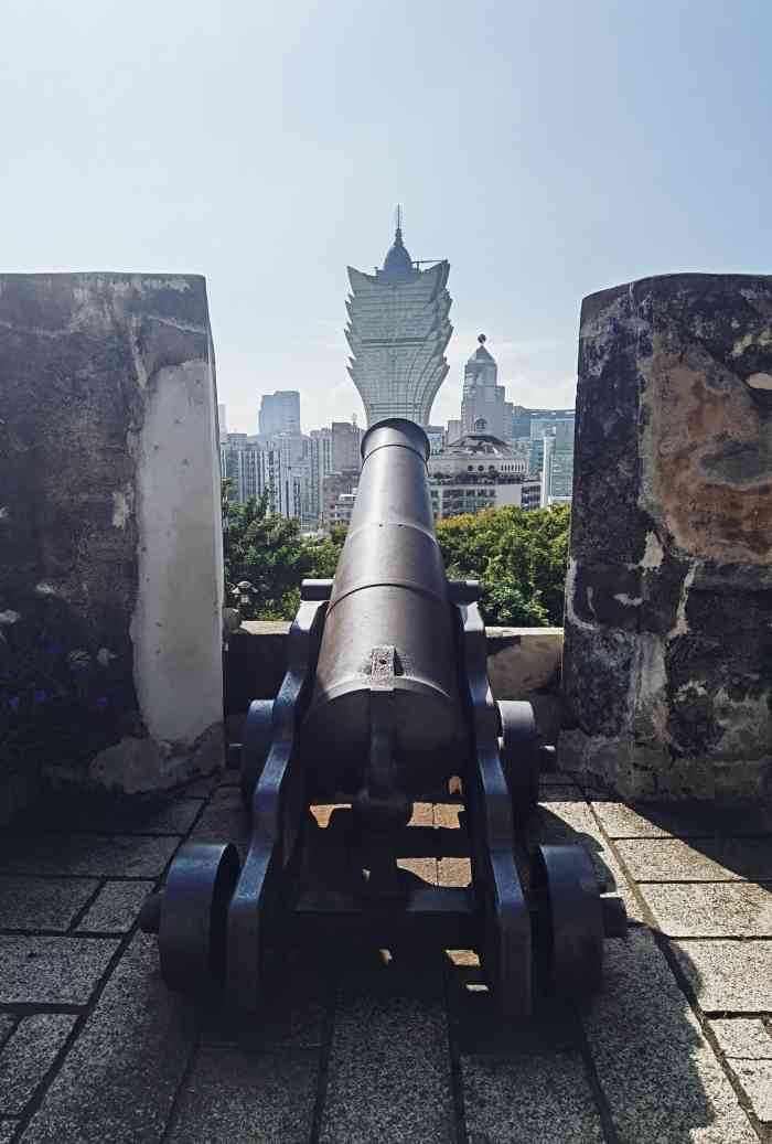 大炮台-"就在大三巴牌坊边上,按指示牌沿台阶往上走."-大众点评移动版