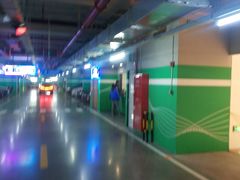 -白玉兰广场停车场