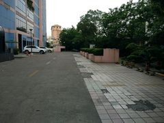 室外停车场-上海华侨大厦-停车场