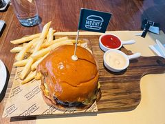 双层牛肉培根汉堡-Magnet磁食(愚园路店)